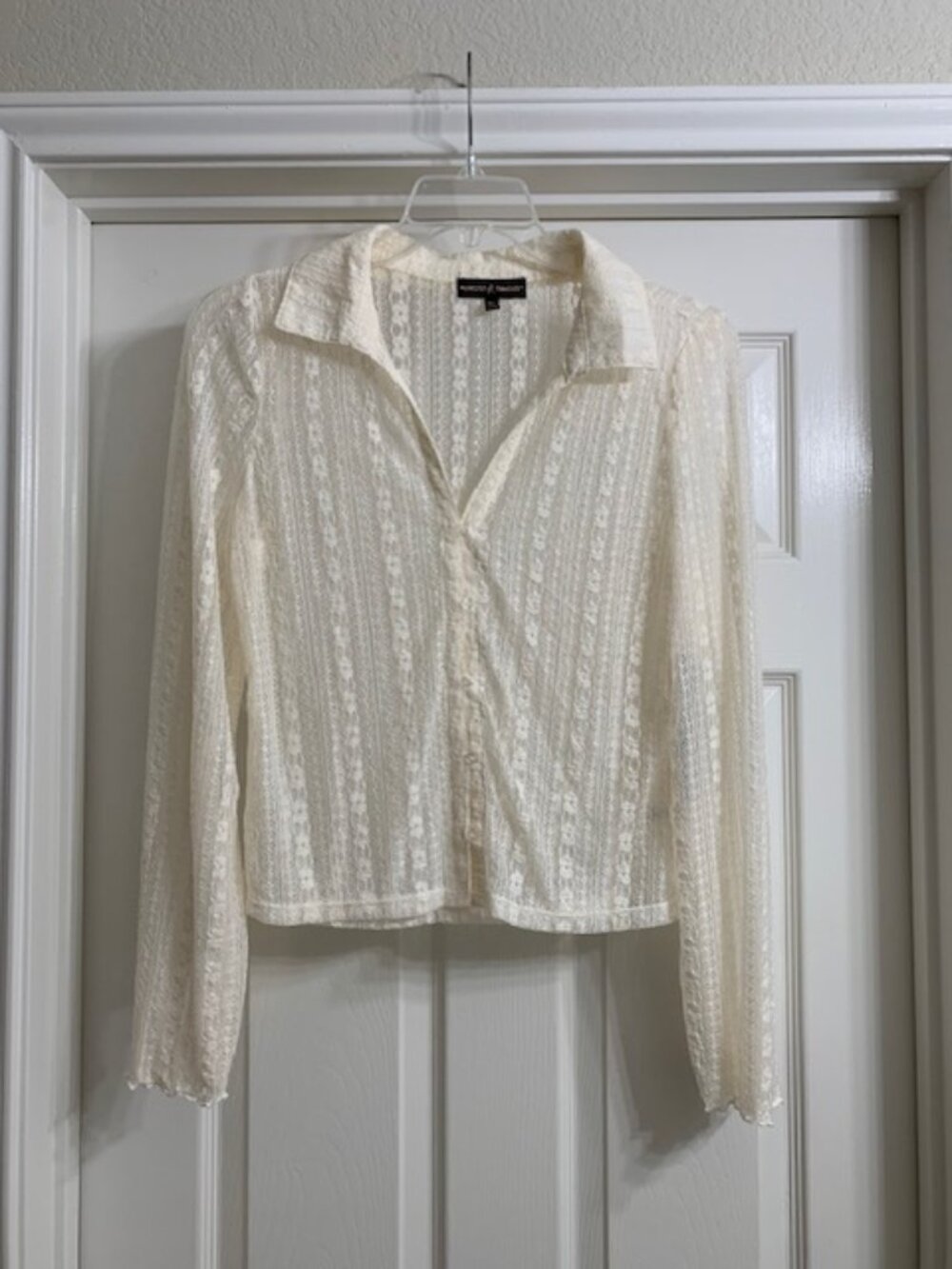Almost Famous Brand Women's Ivory Color Lace Blouse, Size XL (NWT)